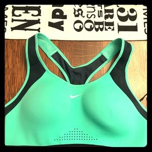 Nike sports bra NWT